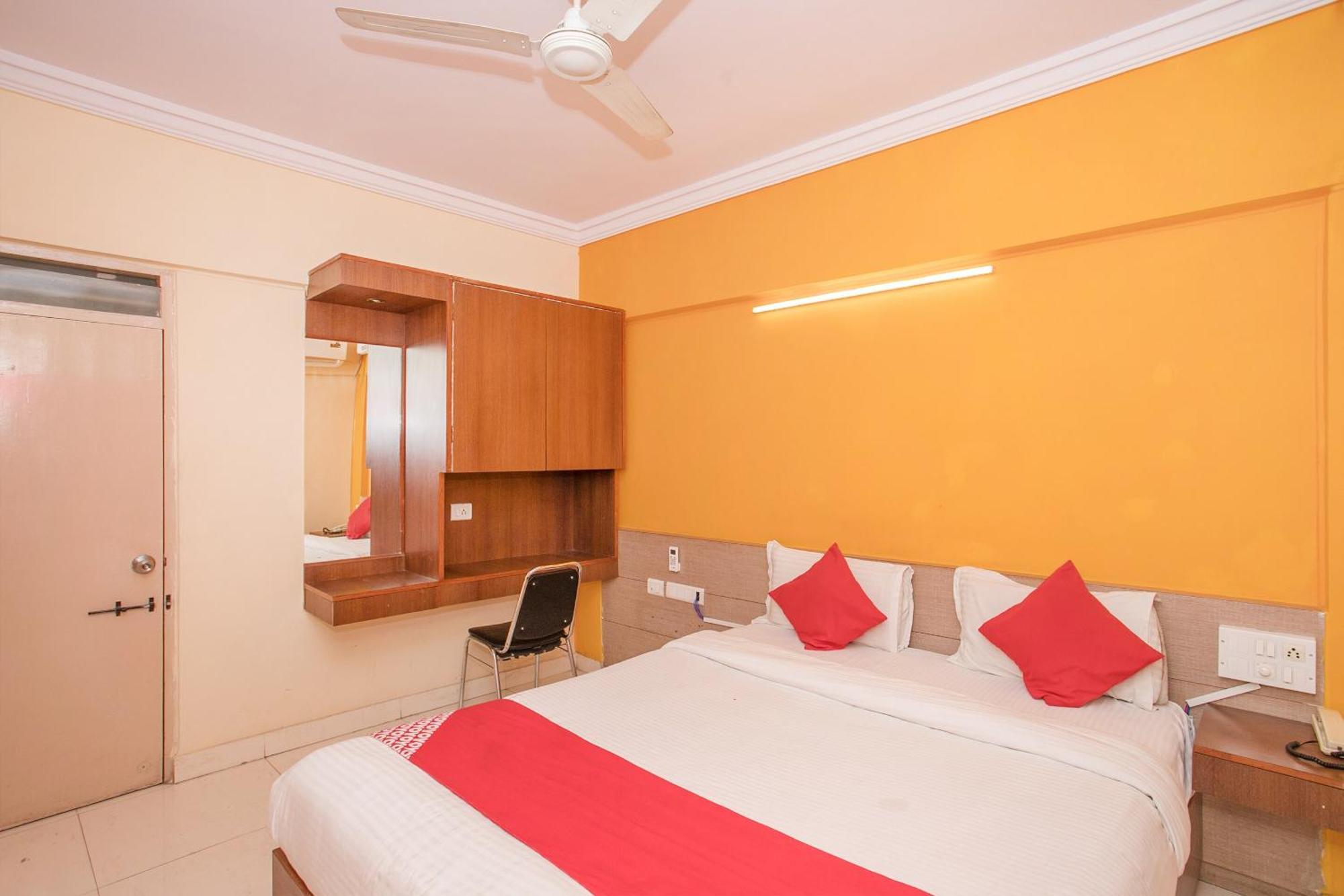 Hotel O Ujwal Residency Bangalore Bagian luar foto