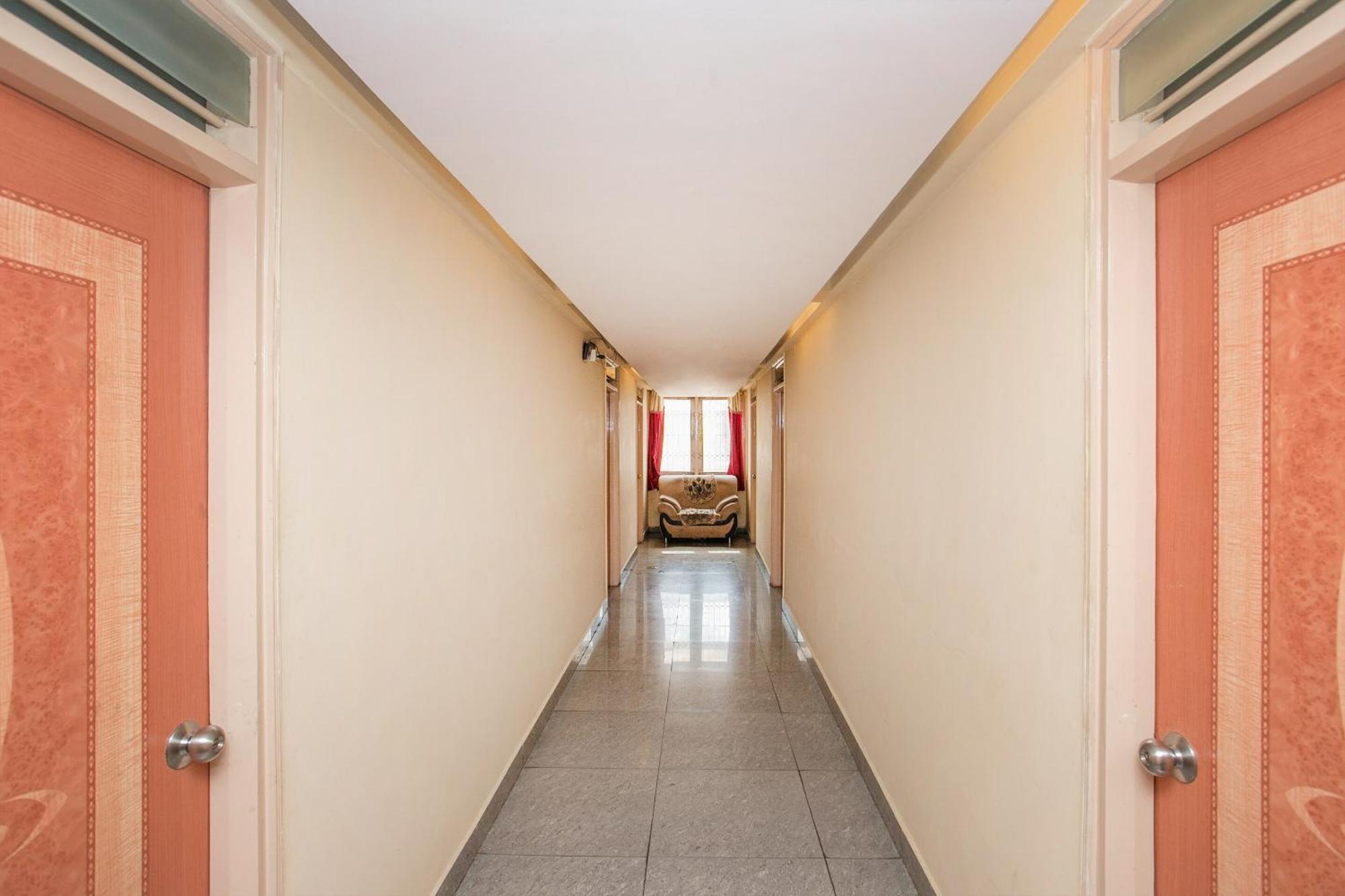 Hotel O Ujwal Residency Bangalore Bagian luar foto